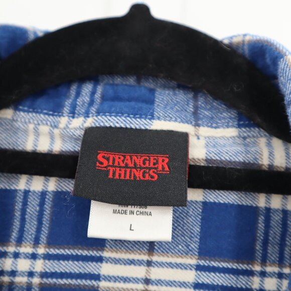 Stranger Things Netflix Mens L Blue Grunge Alt Staple Casual Contemporary 80's - Picture 12 of 13